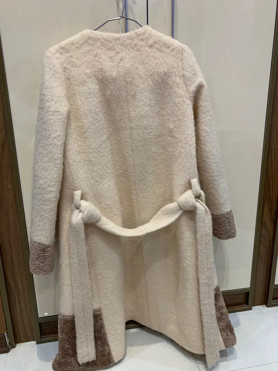 لباس|لباس|لاهیجان, گلستان|دیوار