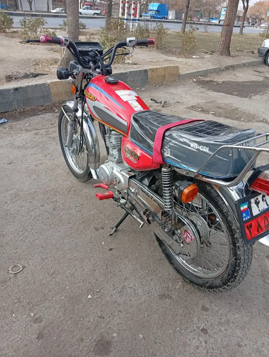 موتور مدل 82|موتورسیکلت|ملایر, |دیوار