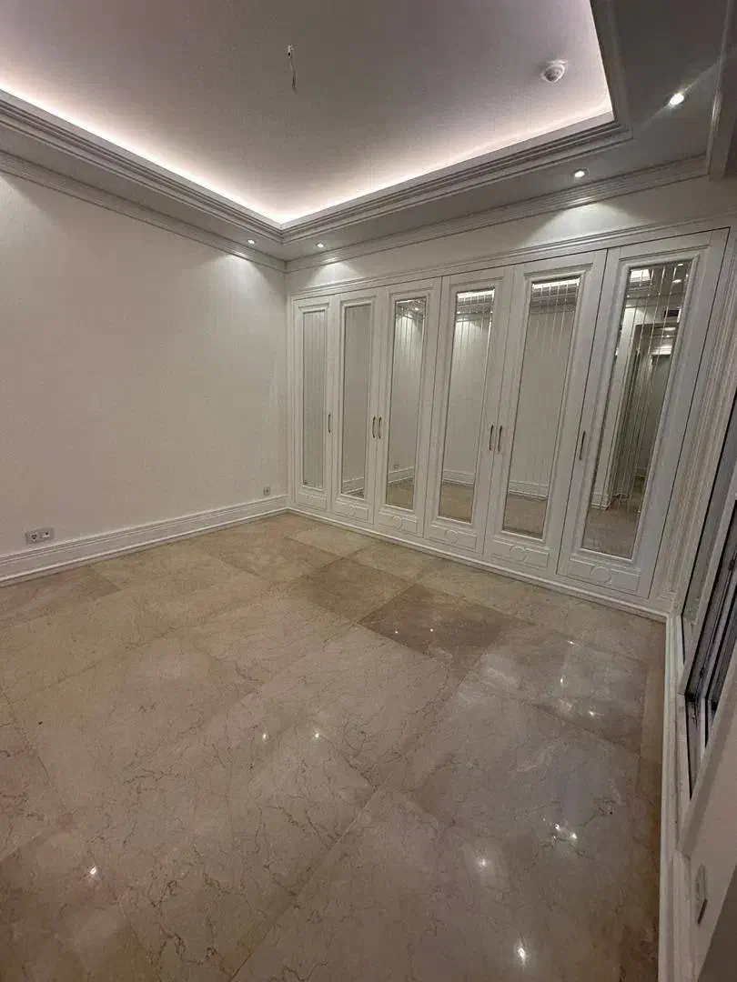 ۱۸۰ متر / نوساز/ ۲ پارکینگ