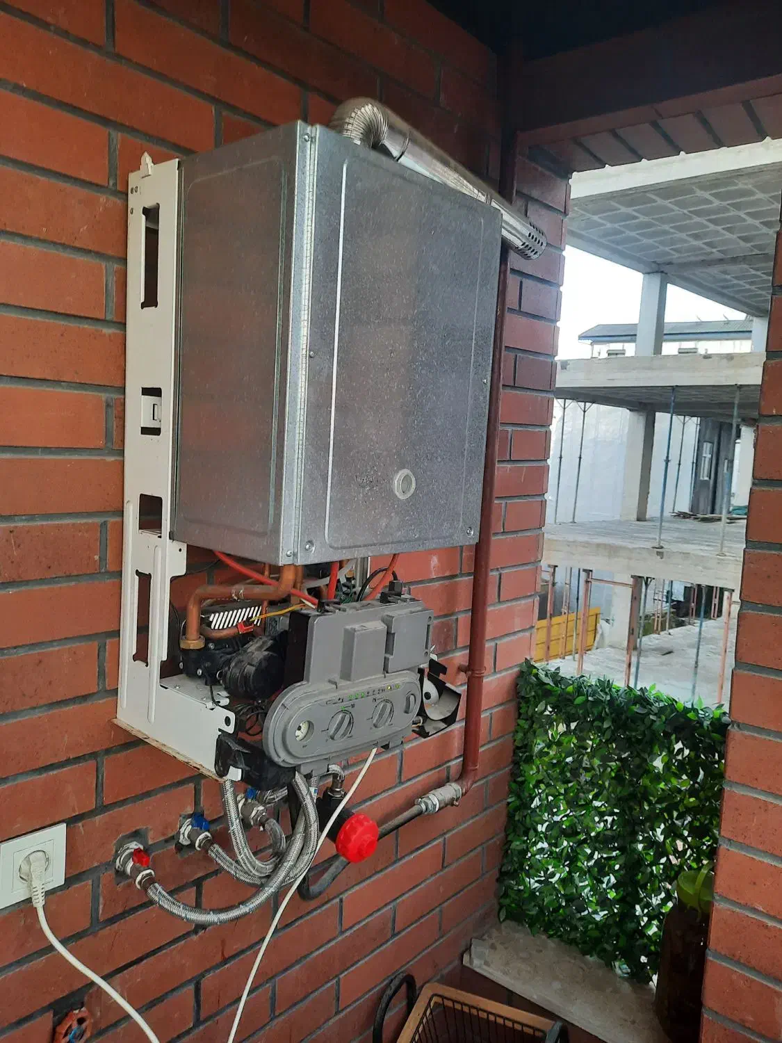 تعمیر سرویس پکیج دیواری و شوفاژ تعمیرکار سرویسکار|خدمات پیشه و مهارت|رشت, معلم|دیوار