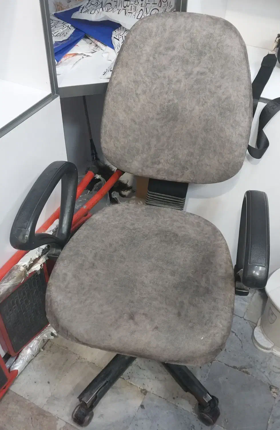 یک عدد میز کار با صندلی و یه جا جورابی ۵ طبقه|فروشگاه و مغازه|قدس, شهرقدس|دیوار