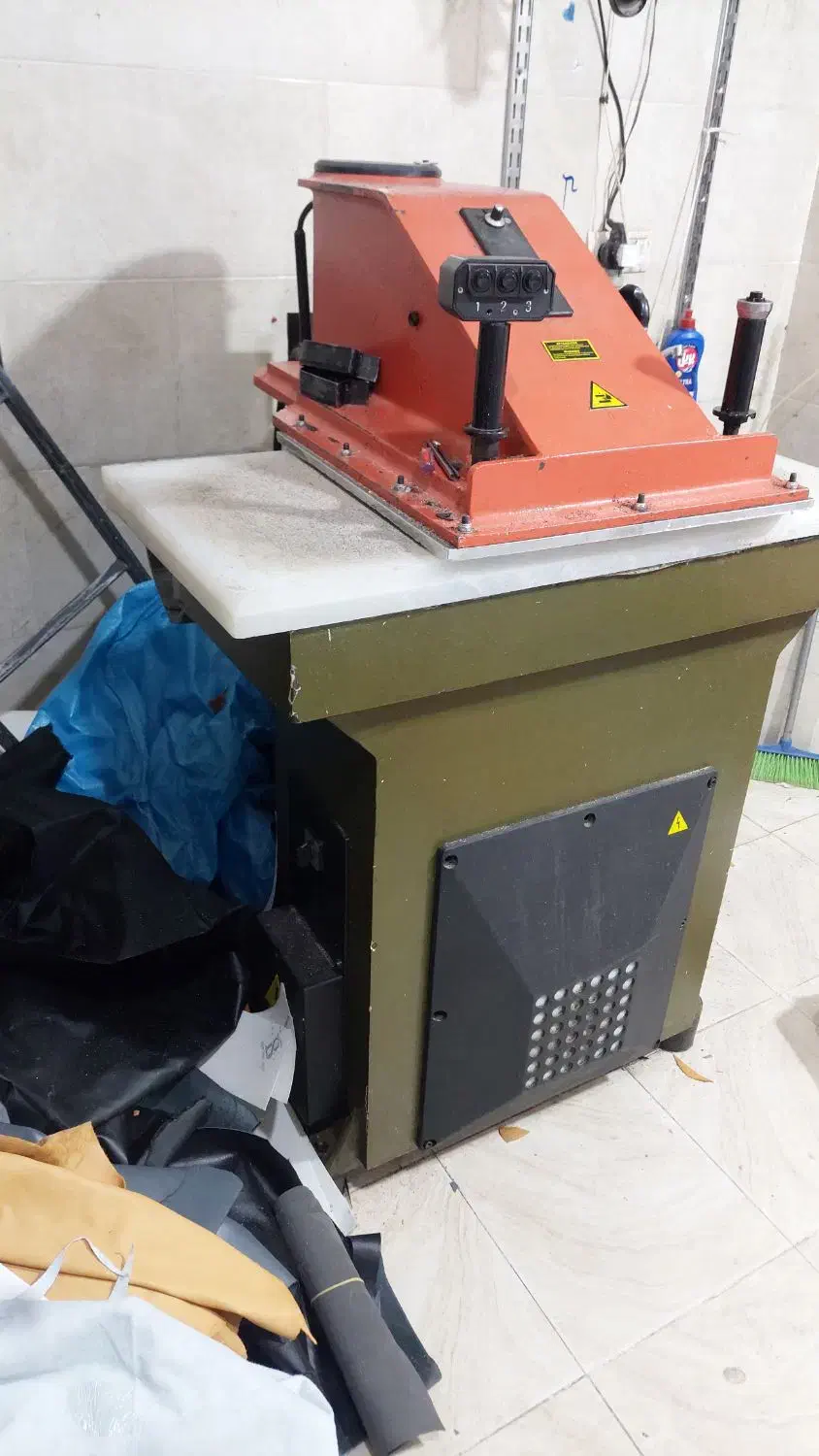 پرس اتم ۲۵ تن|ماشینآلات صنعتی|رامند, |دیوار