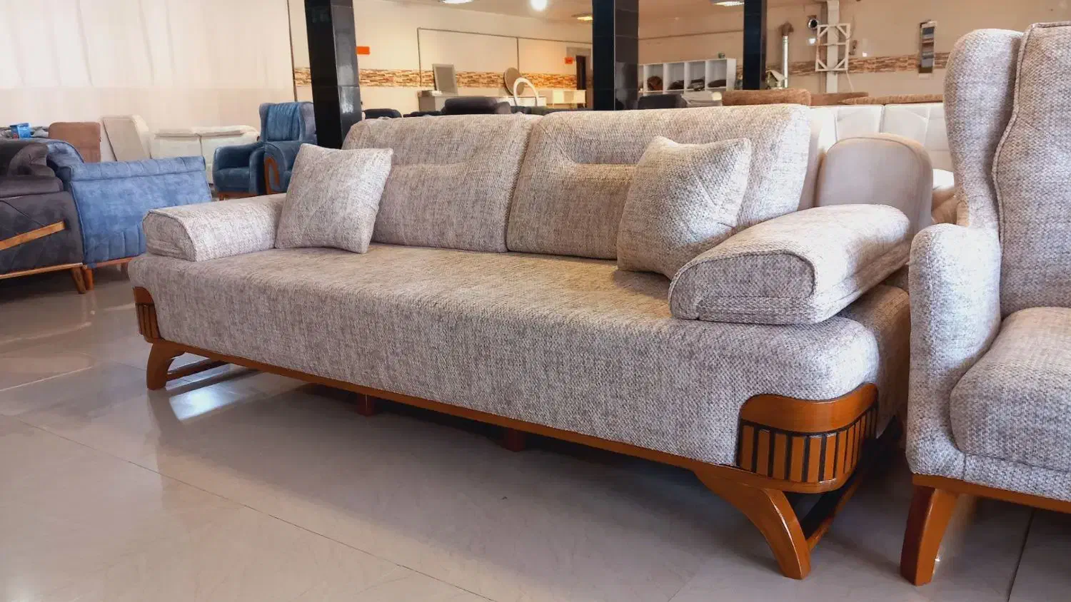 مناسب تمامی اقشار مردم) ترکیبی|مبلمان خانگی و میز عسلی|کرمان, |دیوار