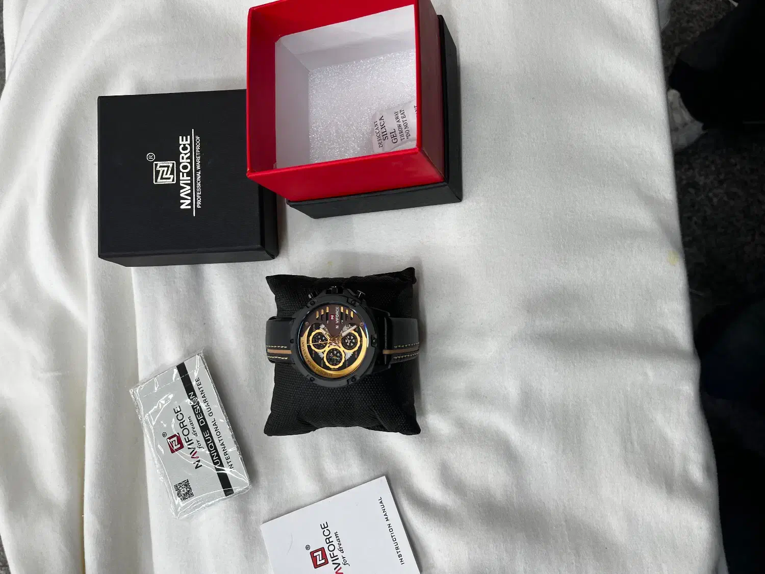 ساعتnaviforce ژاپن نو|ساعت|فردیس, منظریه|دیوار