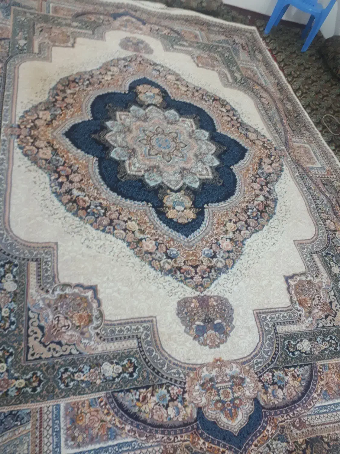 به دلیل مشگل مالی ب فروش میرسد|فرش|فارسان, |دیوار