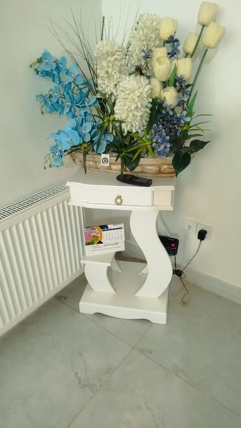 میز تلفن|میز تلفن|ورامین, ورامین|دیوار