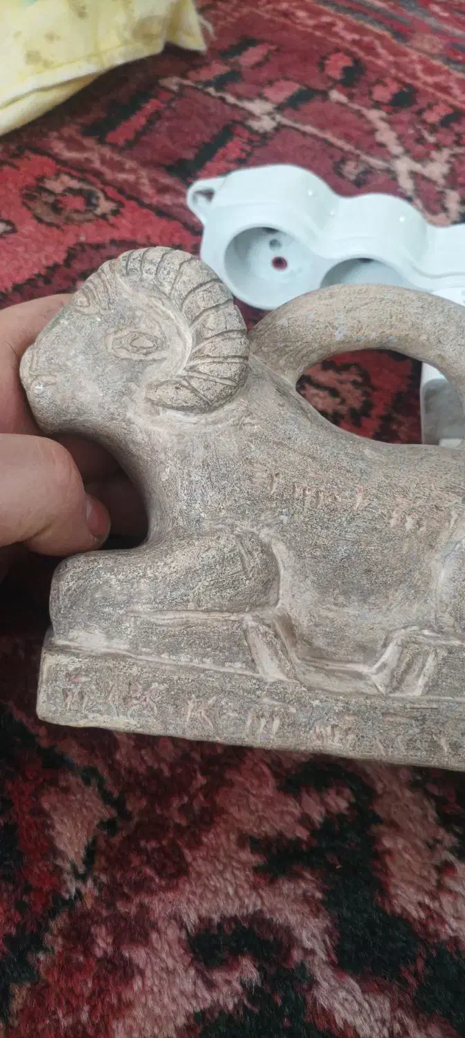 قوچ سنگی|کلکسیون اشیاء عتیقه|مبارکه, |دیوار