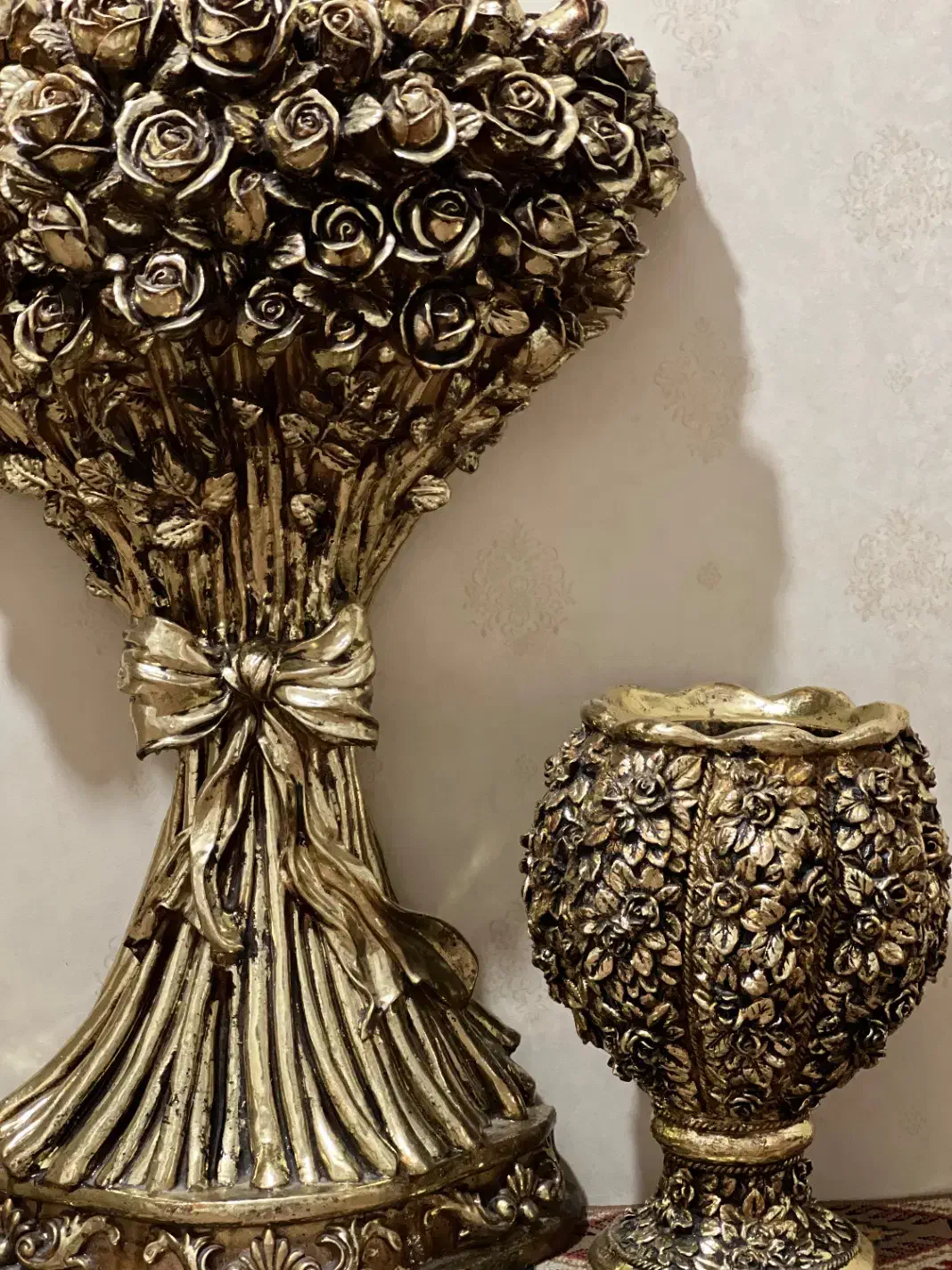 ست میز و گلدان طلایی|بوفه، ویترین، کنسول|اصفهان, شفق|دیوار