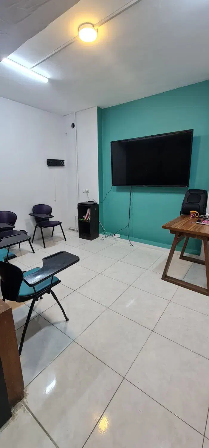 اجاره دفتر کار اشتراکی چهارباغ بالا|اجارهٔ دفتر کار، اتاق اداری، مطب|اصفهان, باغ زرشک|دیوار