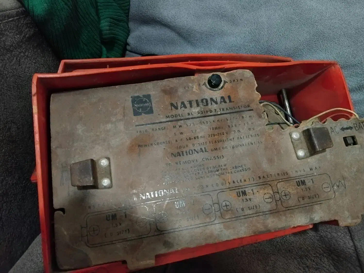 رادیوقدیمی|کلکسیون اشیاء عتیقه|مشهد, شهید شهریاری|دیوار