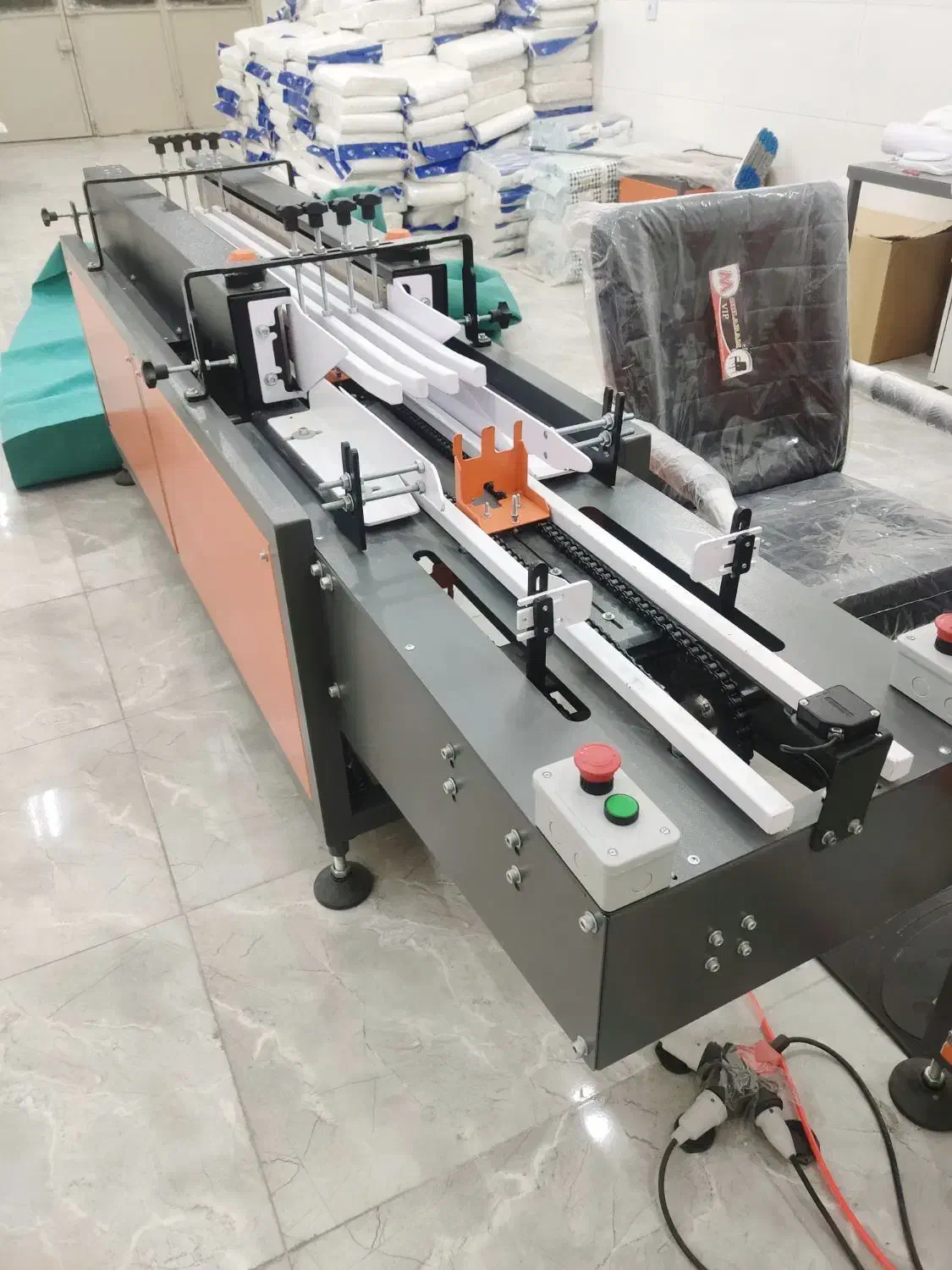 دستگاه دستمال کاغذی|آرایشی، بهداشتی، درمانی|کاشمر, |دیوار