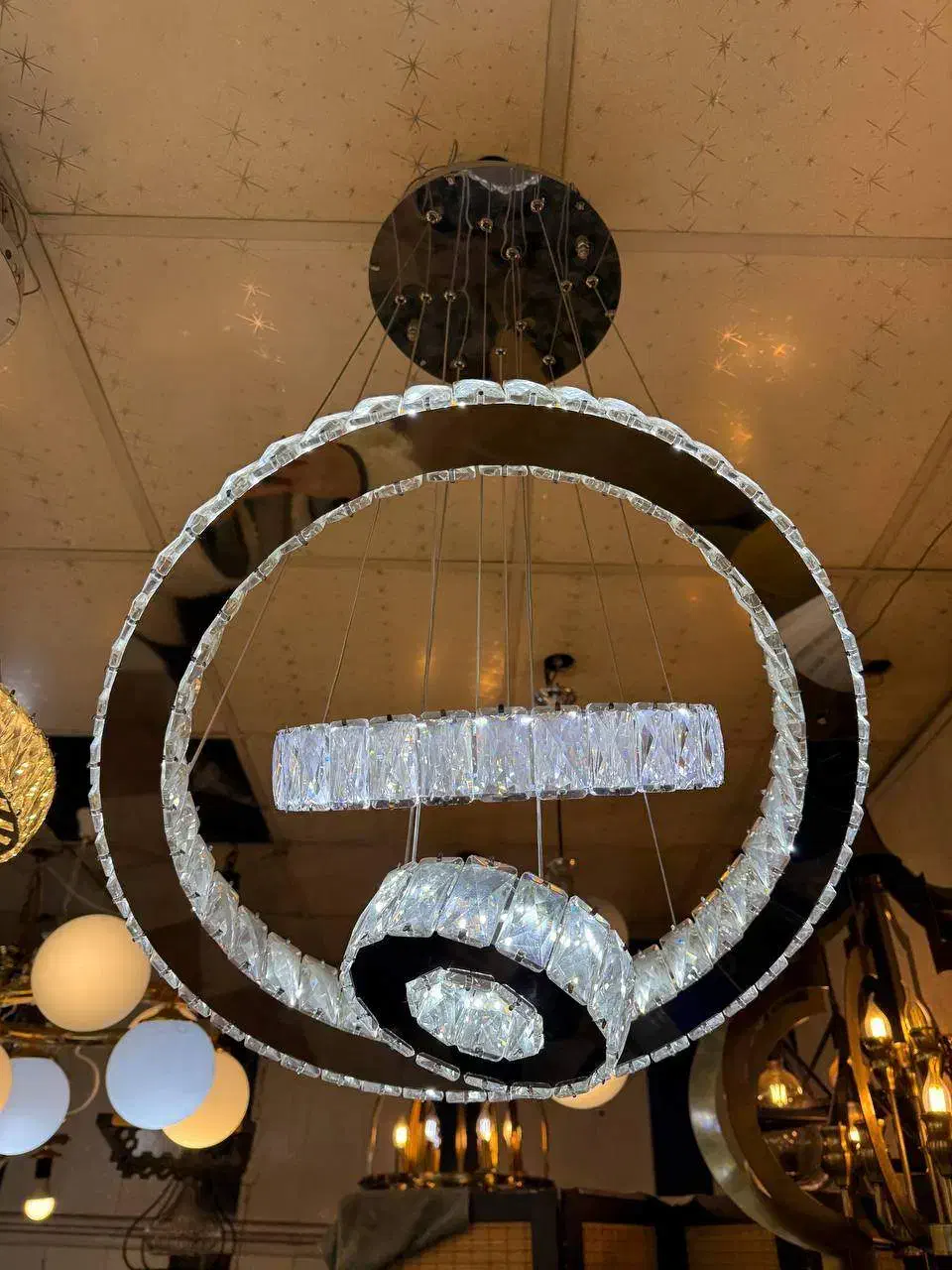 فروش لوستر تعداد محدود نصف قیمت|لوستر و چراغ آویز|تهران, مطهری|دیوار