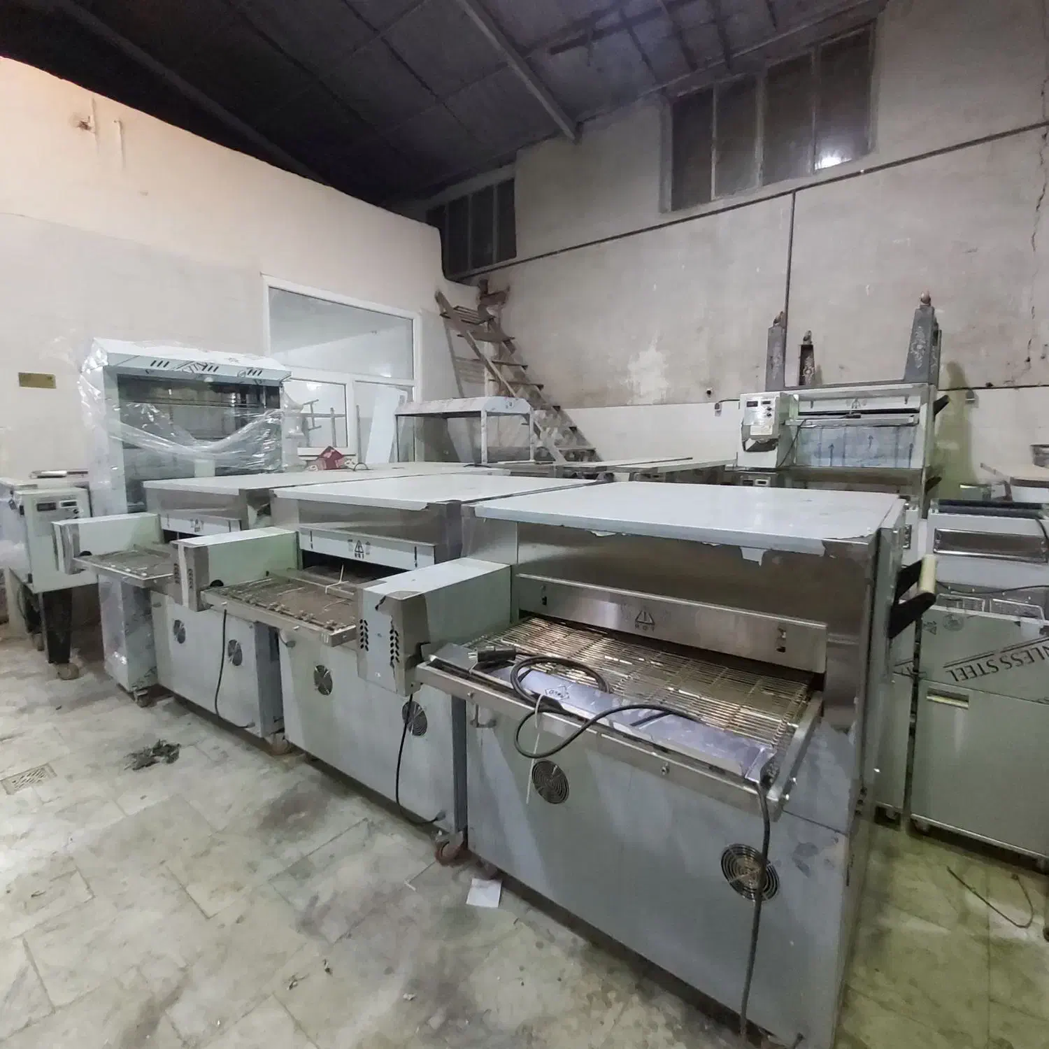 فرریلی پیتزا،فر ریلی،تخفیف ویژه آبان ماه|اجاق گاز و لوازم برقی پخت‌وپز|قم, الوندیه و گذر صادق|دیوار