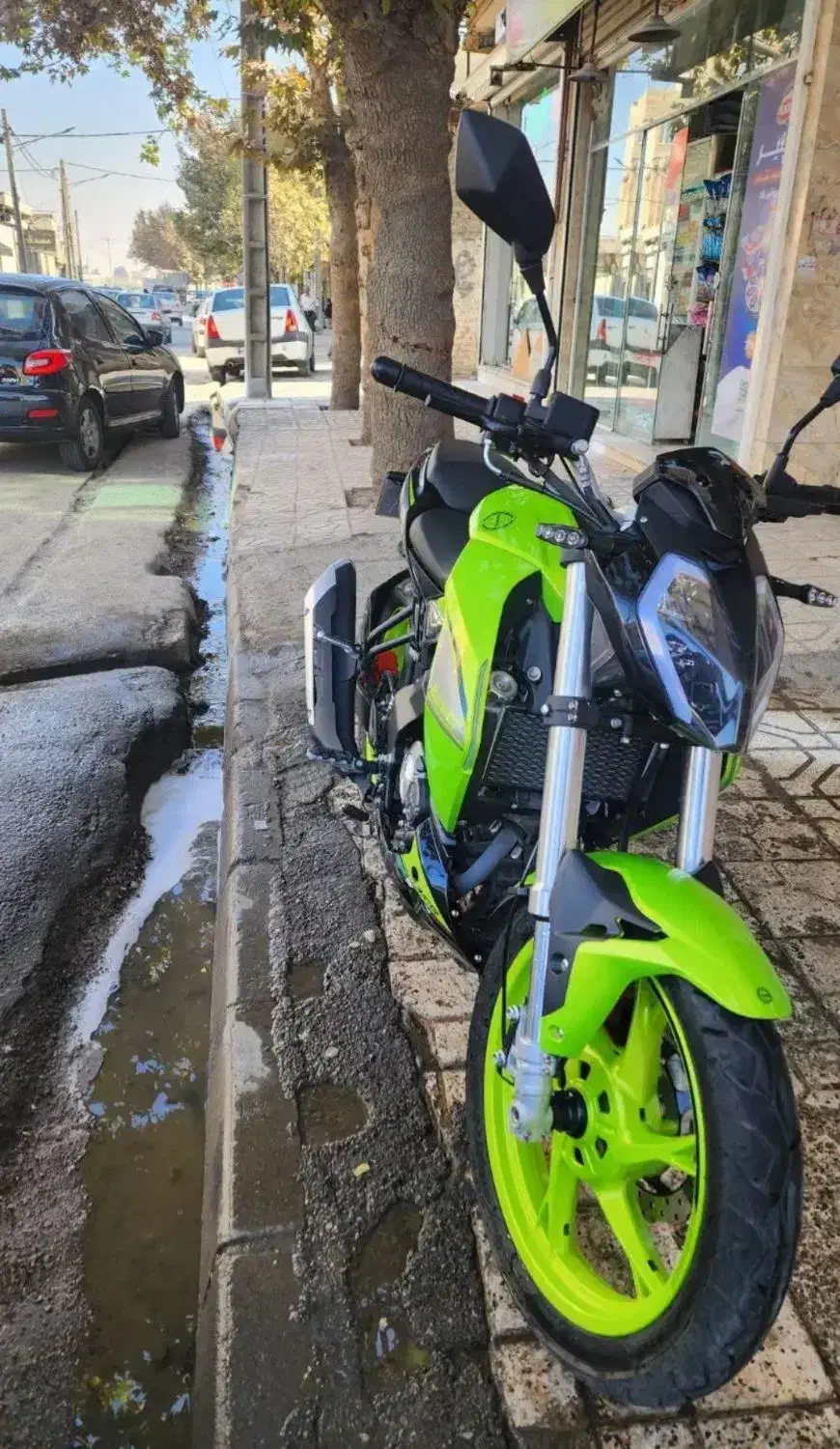 موتورسیکلت بنلی 180s بسیار تمیز وخوشرنگ|موتورسیکلت|بندرعباس, |دیوار