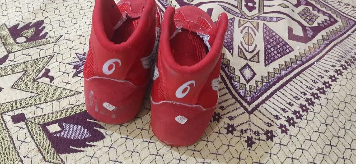 یک عدد کفش کشتی سایز ۳۷|کیف، کفش، کمربند|خرمآباد, |دیوار