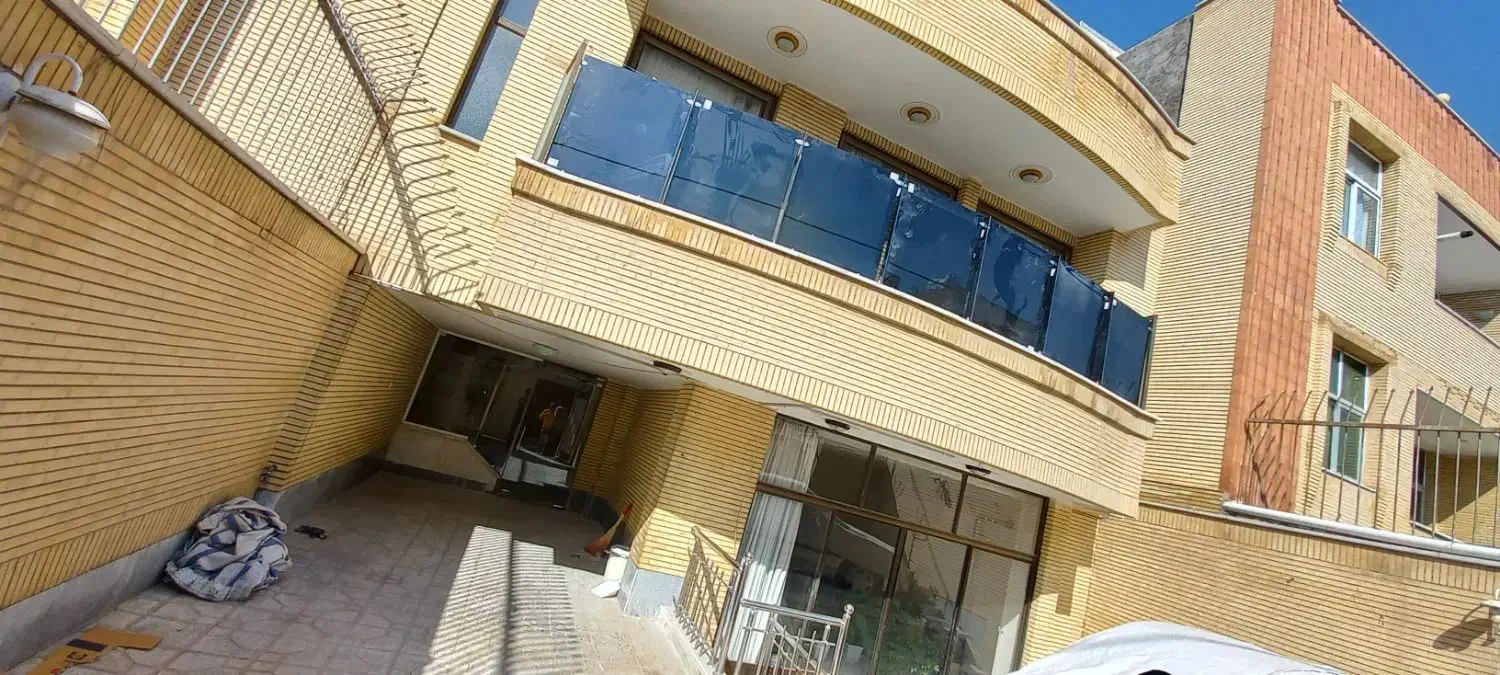 نصب و ریگلاژ شیشه سکوریت و تعویض یراق الات|خدمات پیشه و مهارت|اصفهان, ملاصدرا|دیوار