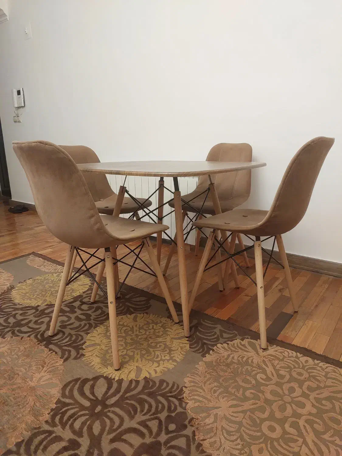 میز نهار خوری|میز و صندلی غذاخوری|تهران, باغ فیض|دیوار