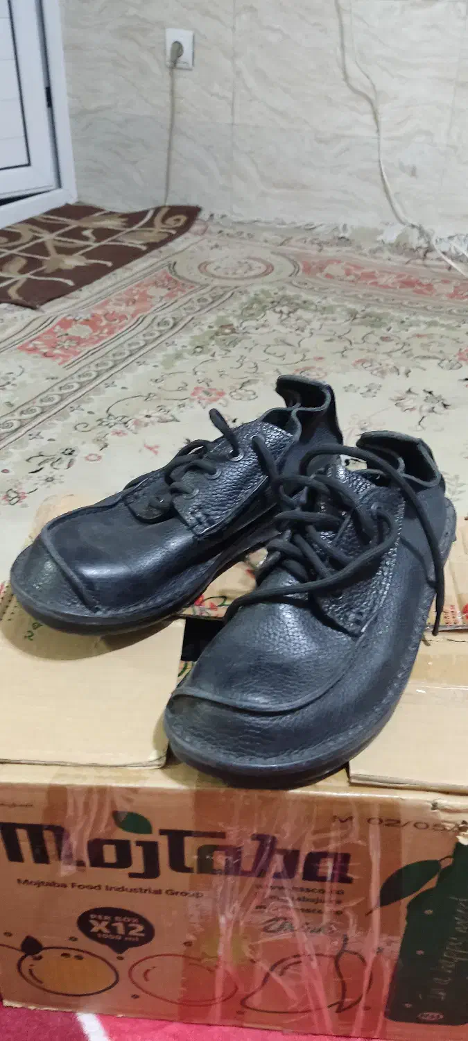 وسایل شخصی|کیف، کفش، کمربند|اصفهان, کوی ولی عصر|دیوار