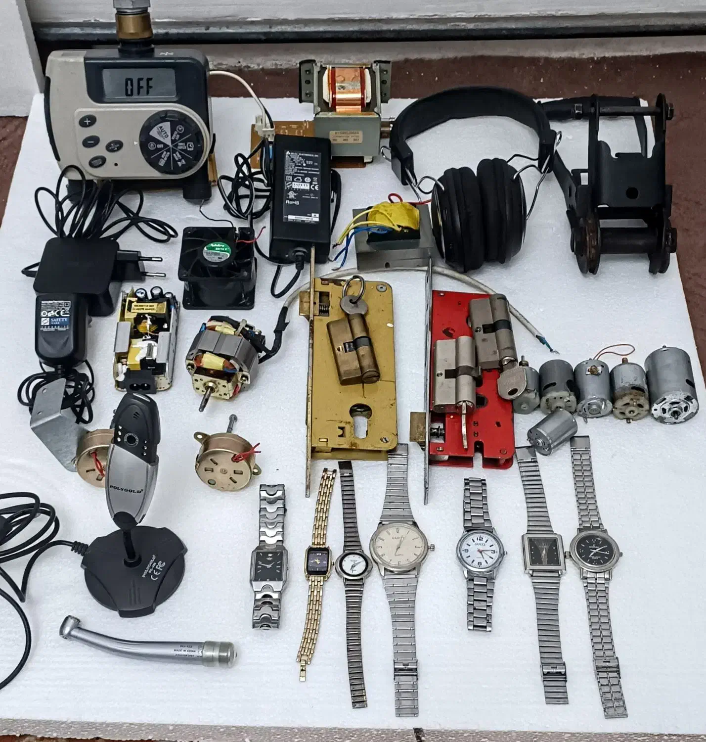 ساعت آنتیک و اورجینال قدیمی|کلکسیون اشیاء عتیقه|اردبیل, |دیوار