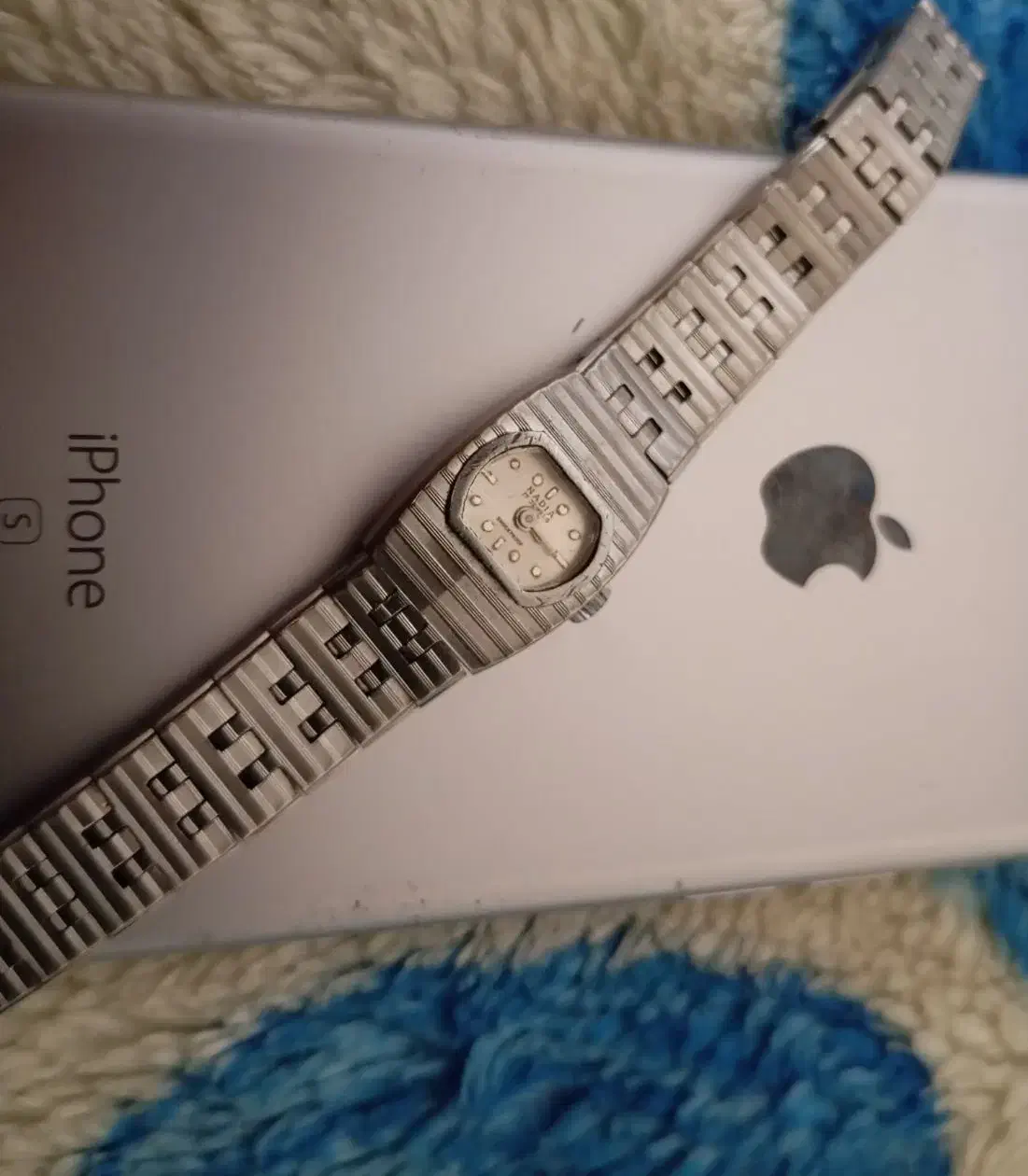 ساعت همه چی معلومه|ساعت|پرند, فاز ۶|دیوار