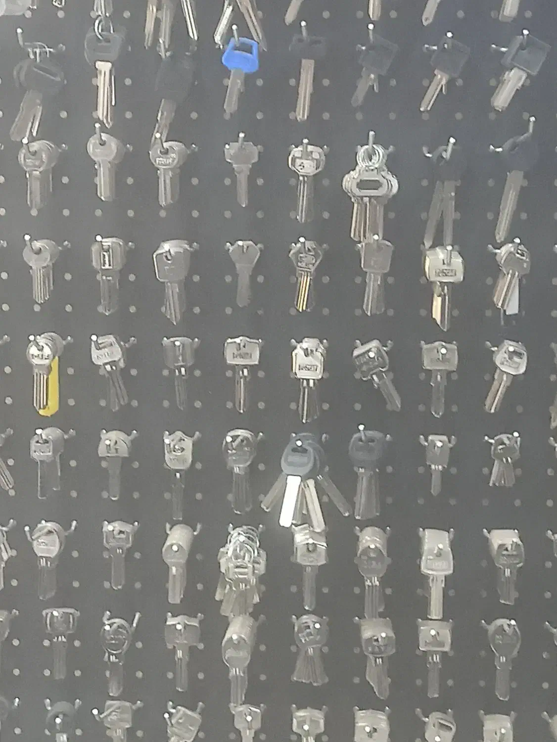 نیازمند شاگر مغازه کلیدسازی و ریموت|استخدام صنعتی، فنی، مهندسی|کرمان, |دیوار