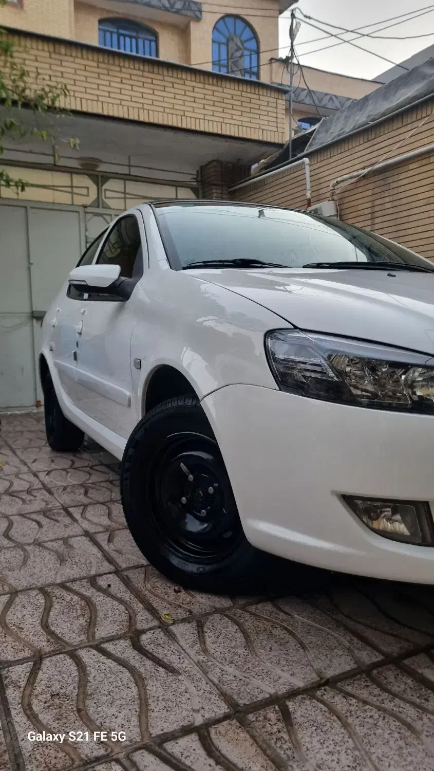 رانا پلاس پاناروما مدل ۴۰۱|خودرو سواری و وانت|شیراز, محراب|دیوار