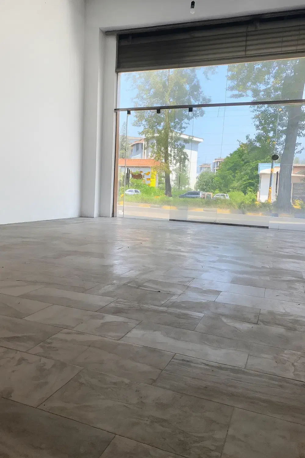 مغازه ۶۰ متری بر بلوار کریمی|اجارهٔ مغازه و غرفه|نوشهر, |دیوار