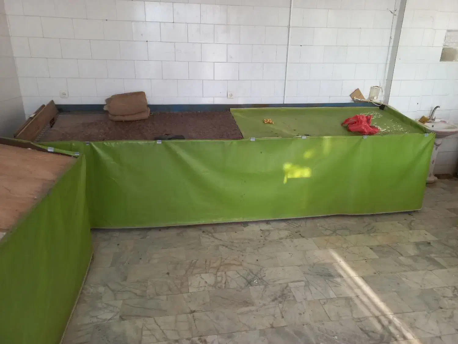 فروش میز  و وسایل میوه فروشی|فروشگاه و مغازه|میبد, |دیوار