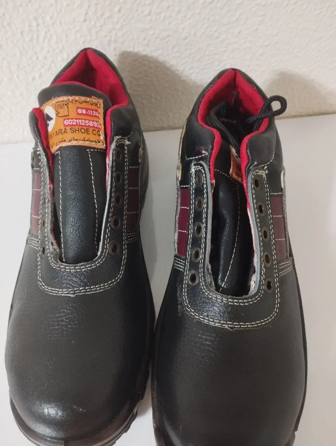 کفش ایمنی|کیف، کفش، کمربند|شاهین‌شهر, شهرک گلدیس|دیوار