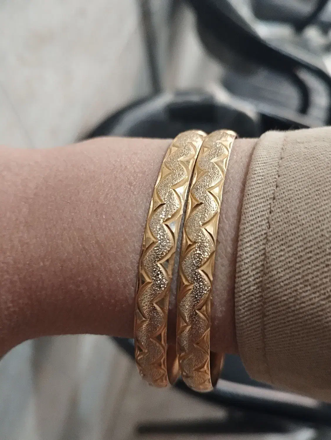 دو عدد النگو|جواهرات|قدس, شهر‌قدس|دیوار