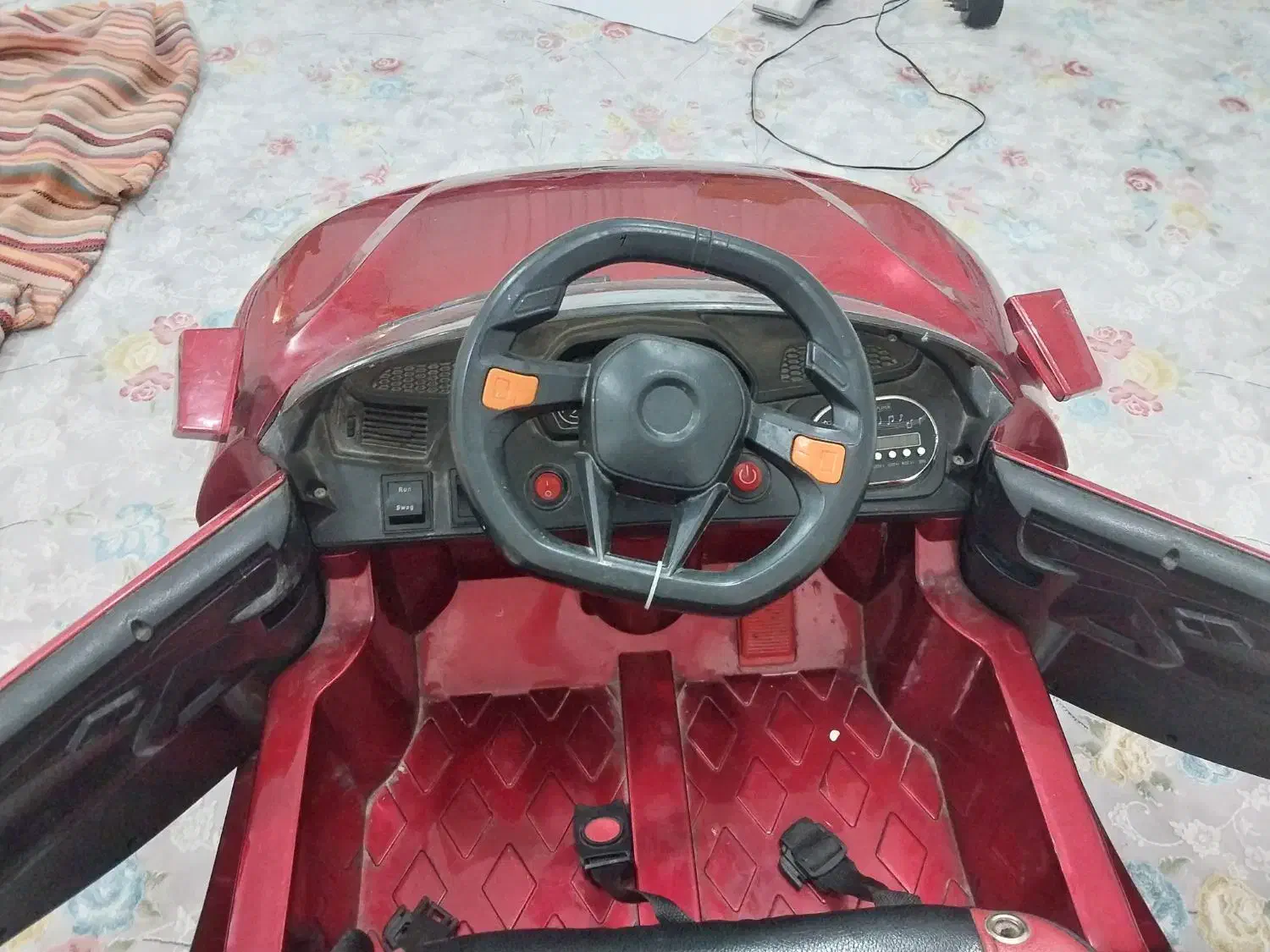 ماشین شارژی|اسباب‌بازی بچه|ایلام, |دیوار