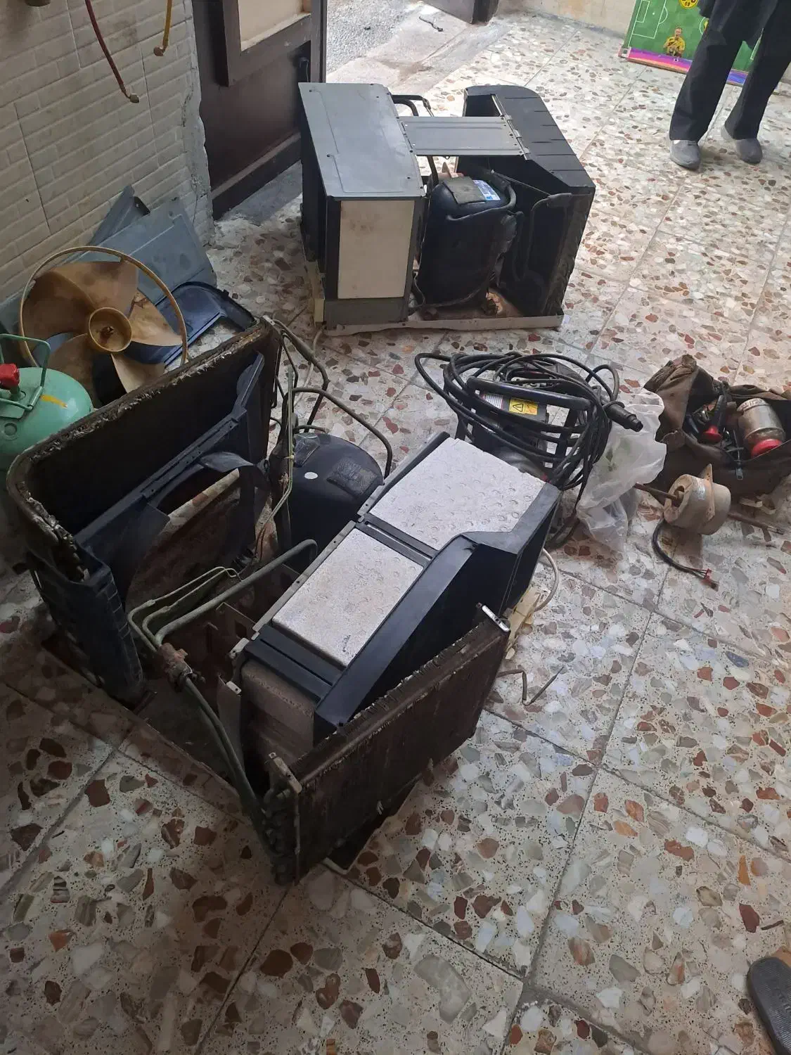 نصب سرویس جابجایی انواع کولرهای گازی تعمیرات|خدمات پیشه و مهارت|شوشتر, |دیوار