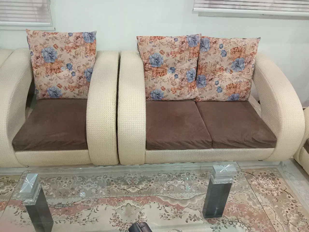 مبل نه نفره دو رو به فروش میرسد|مبلمان خانگی و میز عسلی|شهریار, رضی آباد بالا|دیوار