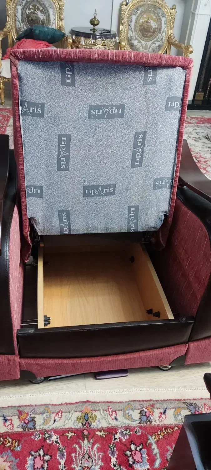 مبل راحتی تختشو فنری واسکلت فلزی باکسداروبادوام|مبلمان خانگی و میز عسلی|تبریز, |دیوار