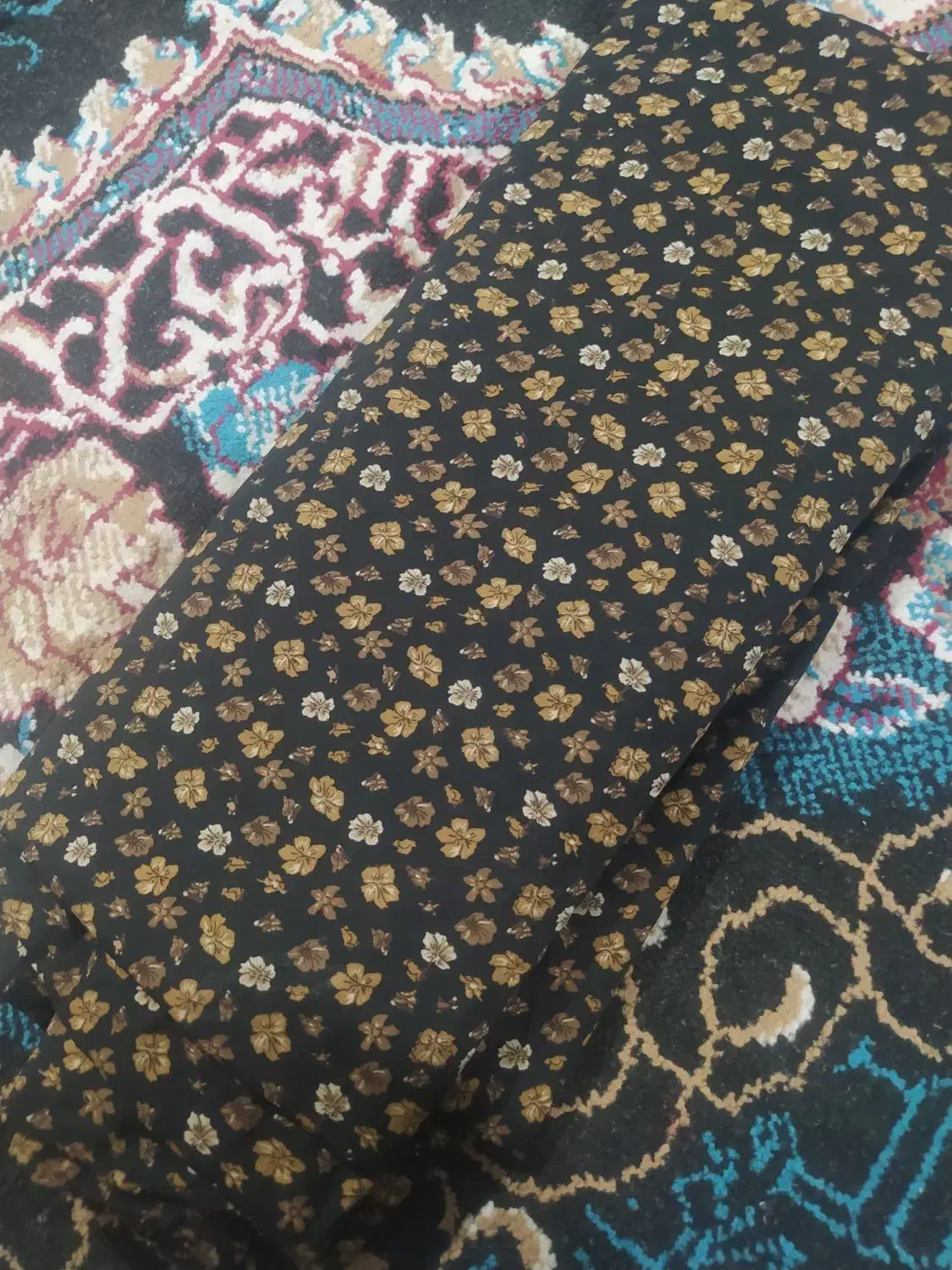 چادر گلدار|لباس|مهرستان, |دیوار