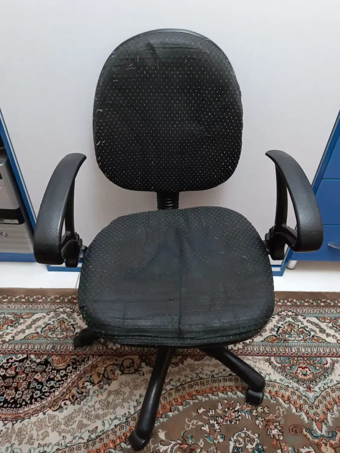 صندلی چرخدار|صندلی و نیمکت|اندیشه, اندیشه فاز ۱|دیوار