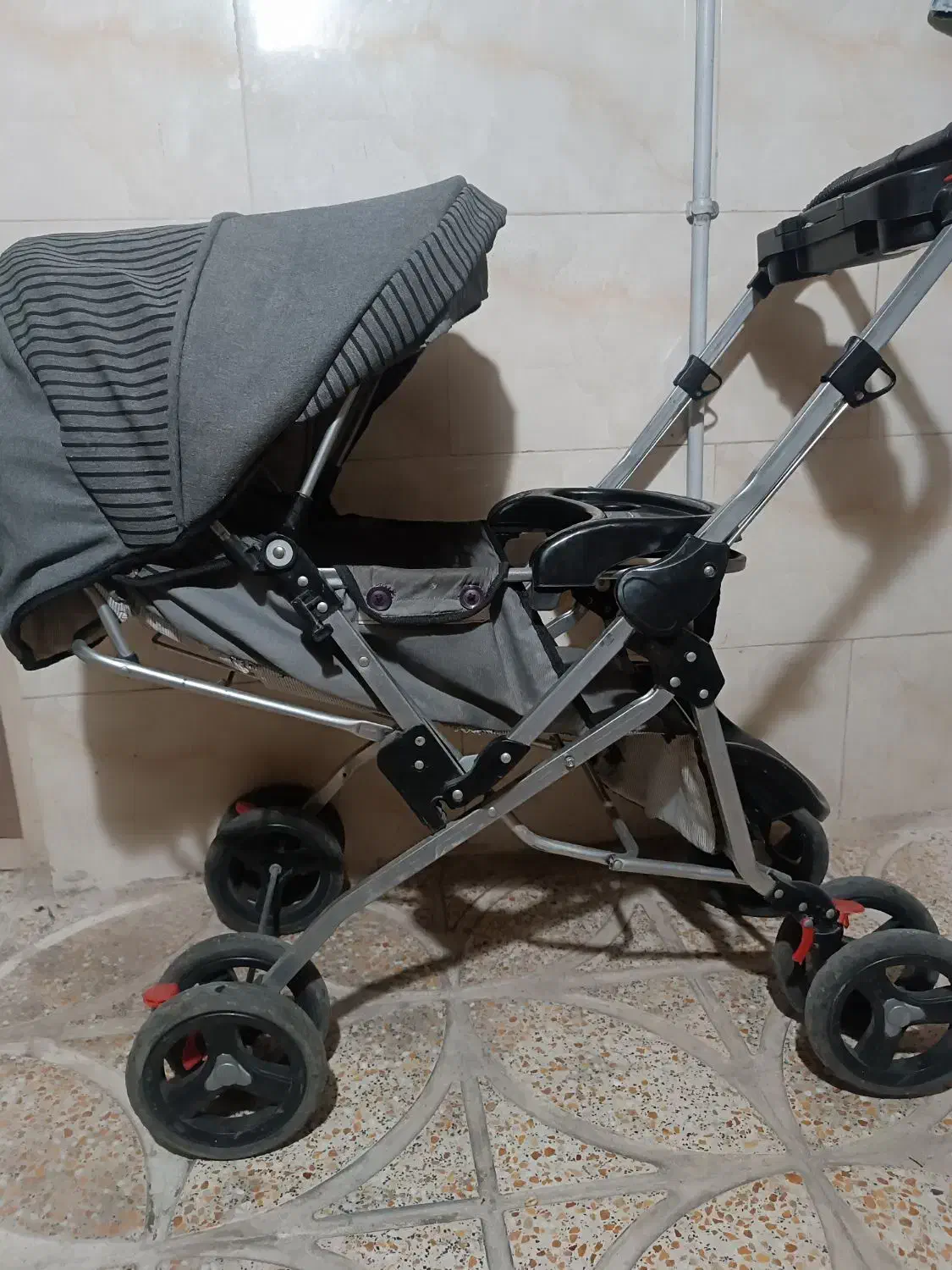 دلیجان|کالسکه و لوازم جانبی|رباط‌کریم, رباط‌کریم|دیوار