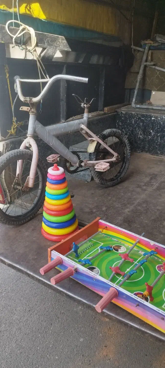 دوچرخه|اسباببازی بچه|رشت, فلسطین|دیوار