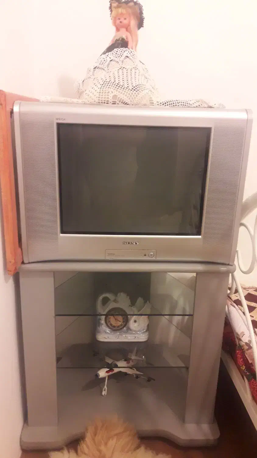 تلویزیون ۲۱ اینچ سونی با میز|تلویزیون و پروژکتور|اردبیل, |دیوار