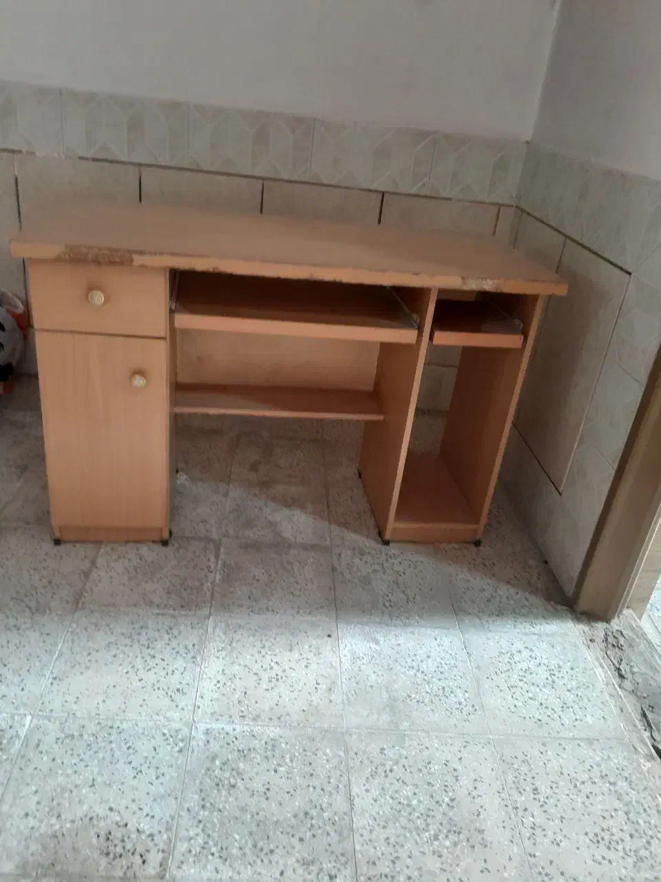 میز کامیپوتر|میز تحریر و کامپیوتر|اصفهان, قهجاورستان|دیوار