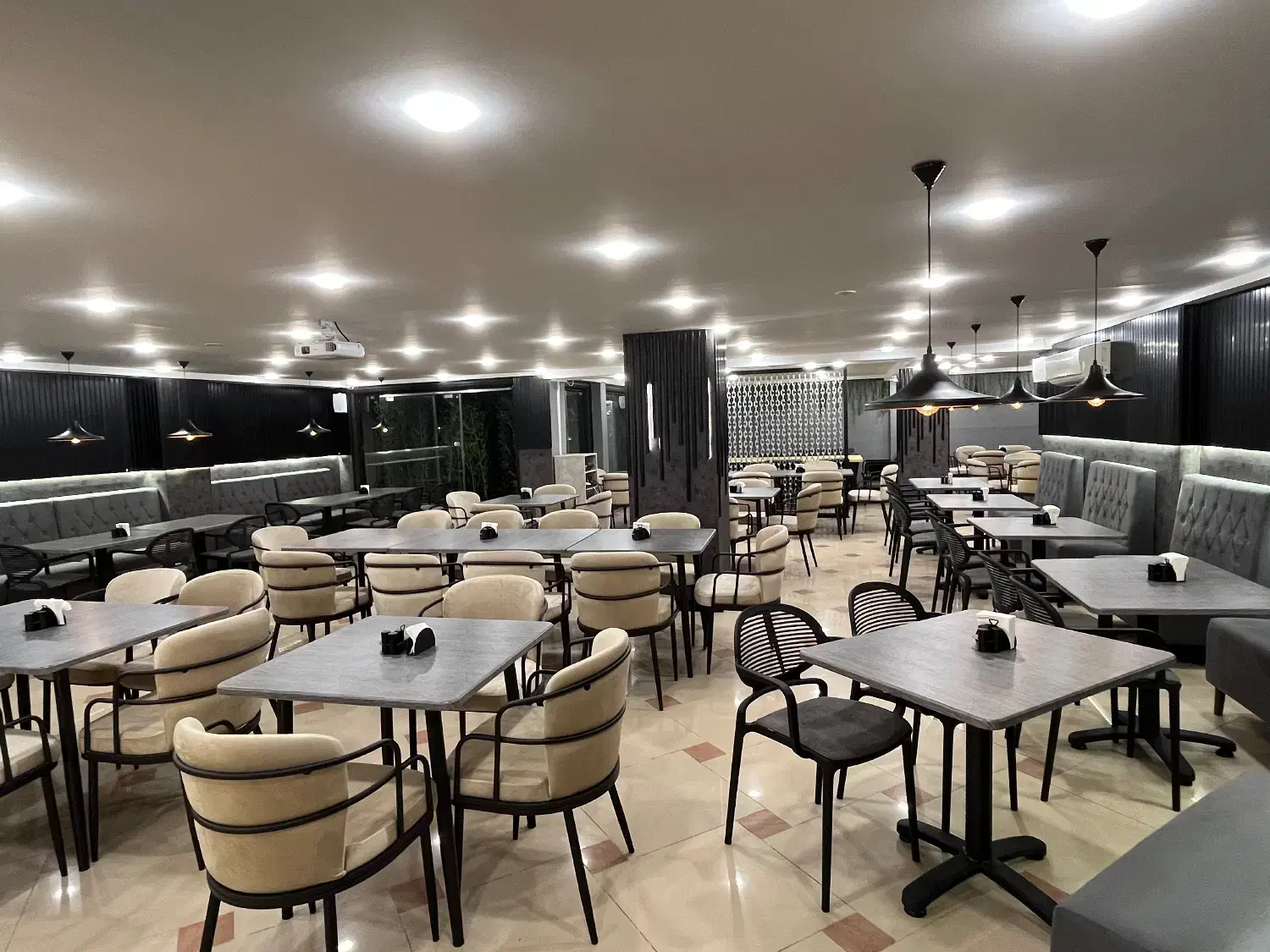 کارگر رستوران|استخدام خدمات فروشگاه و رستوران|تهران, عباس‌آباد|دیوار