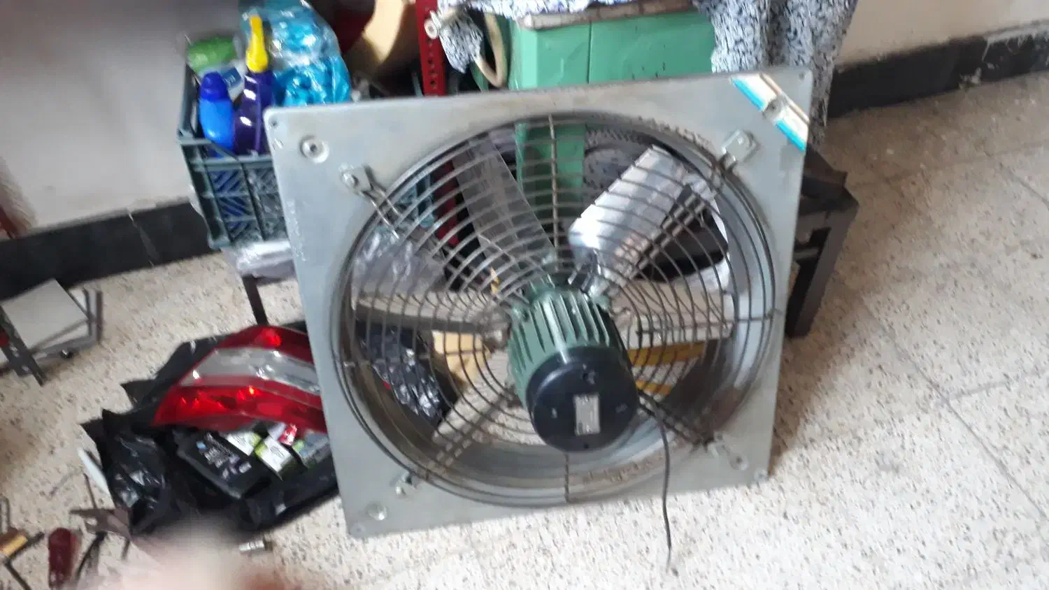 هوا کش صنعتی|پنکه و تصفیه‌کنندهٔ هوا|ارومیه, |دیوار