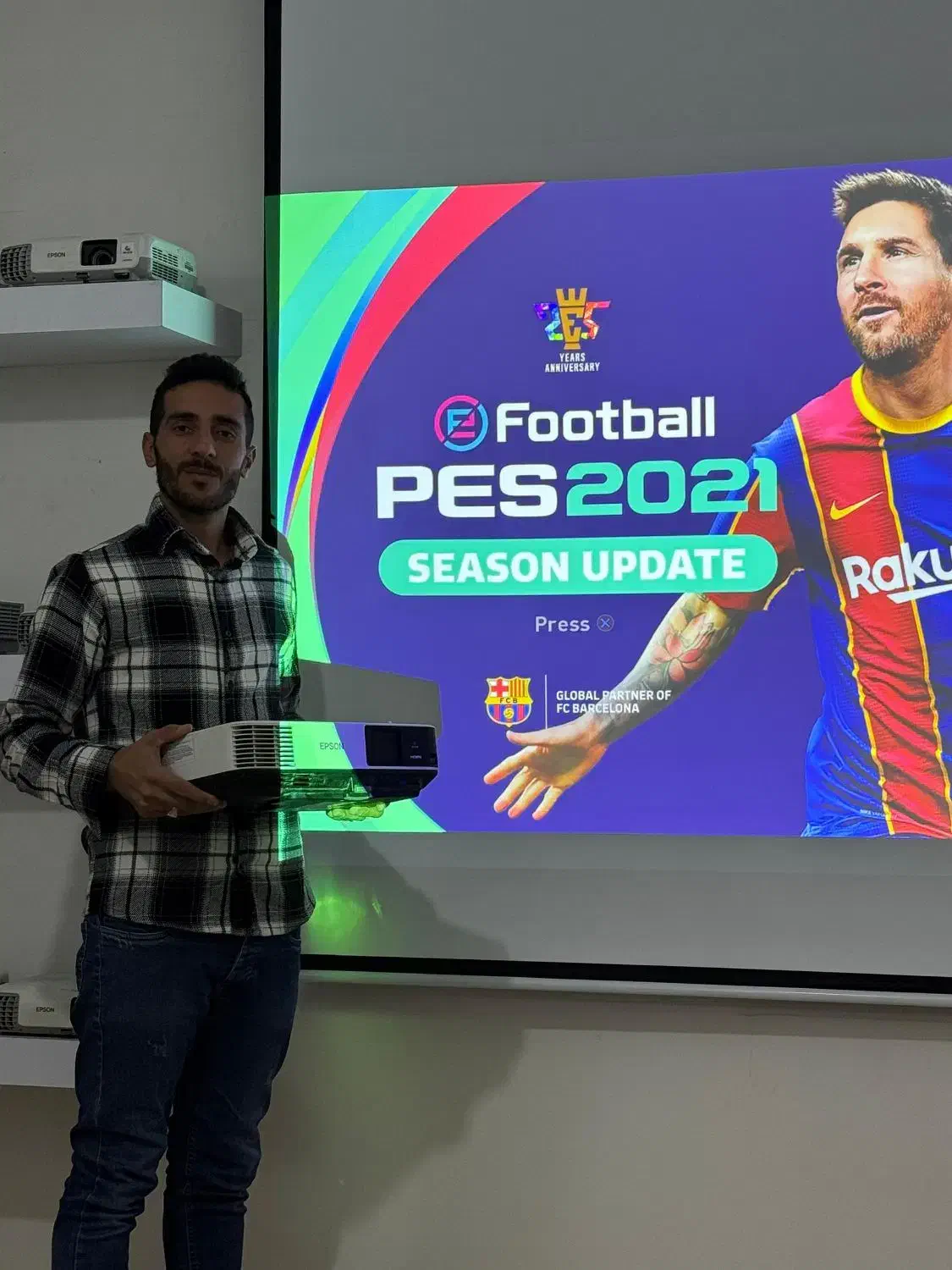 ویدئو پروژکتور ps4 & ps5 کیفیت full hd|تلویزیون و پروژکتور|تهران, دروس|دیوار