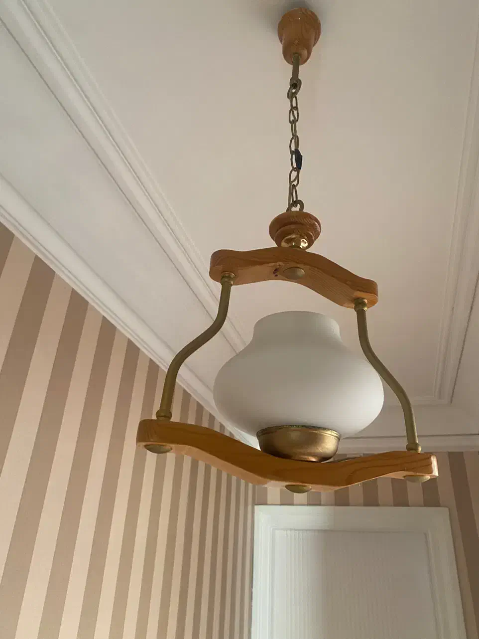 دو عدد لوستر جدید با پایه های چوبی|لوستر و چراغ آویز|رشت, بلوار گیلان|دیوار