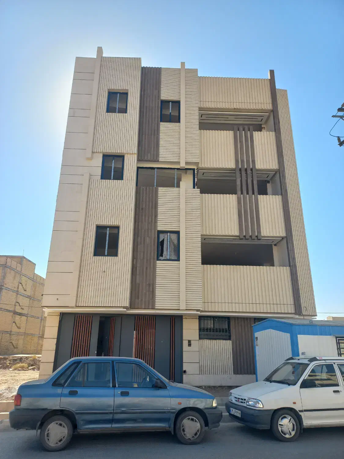 آپارتمان ۱۰۶ متری هشت بهشت جنوبی۳خواب وام ۵۵۰ م|فروش آپارتمان|شاهینشهر, شهرک هشت بهشت|دیوار