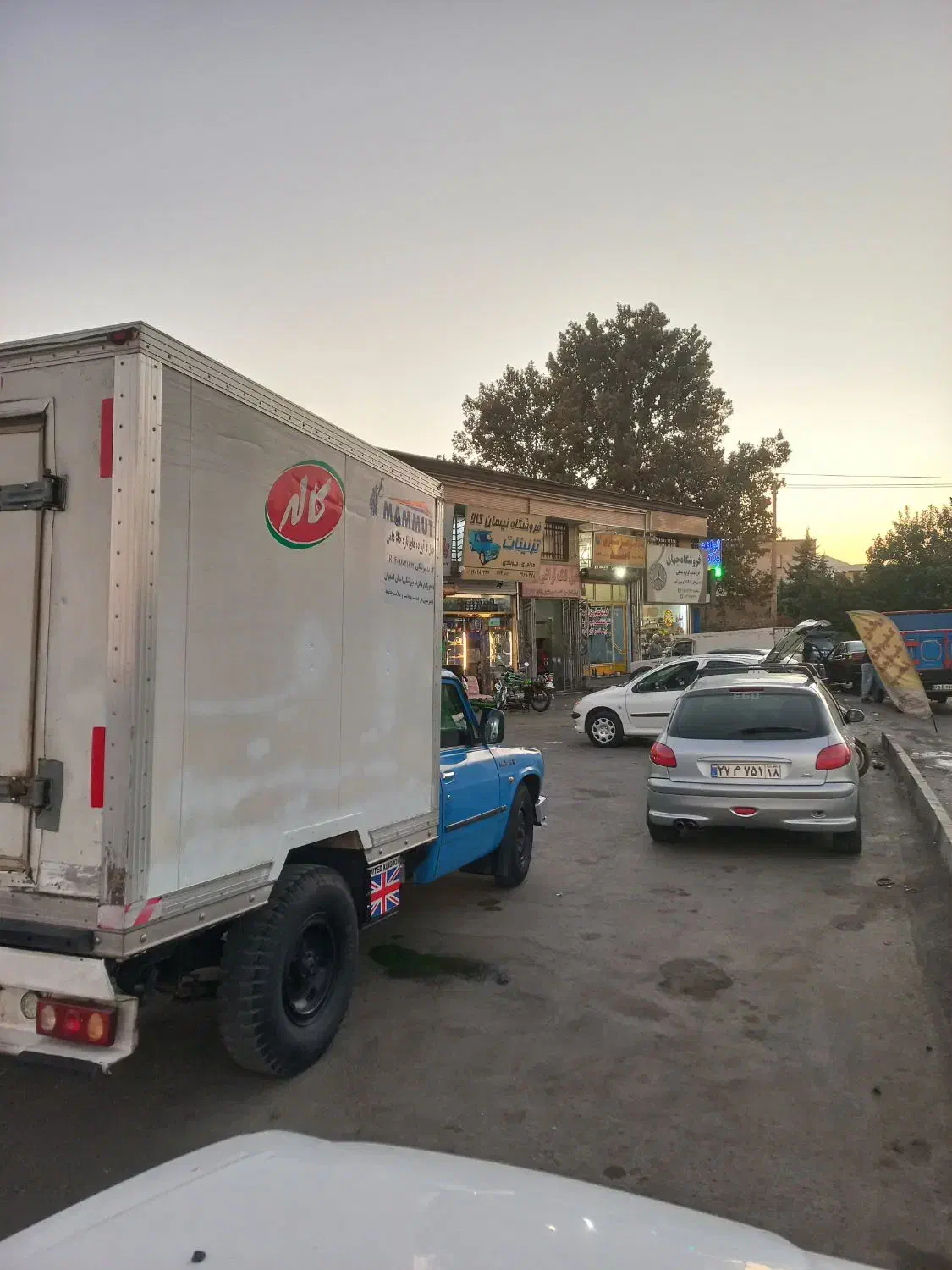 نیسان دیزل|خودرو سواری و وانت|تهران, نازی‌آباد|دیوار