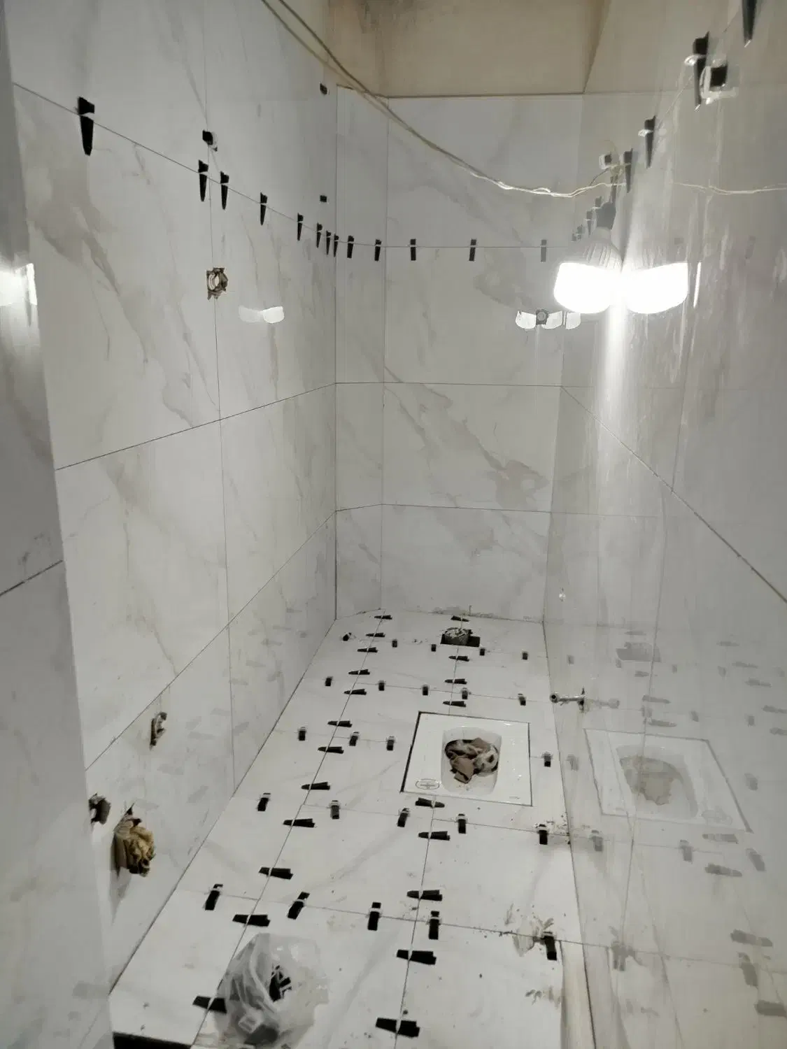 نصب کاشی سرامیک و سنگ آنتیک و موزائیک|خدمات پیشه و مهارت|بندرعباس, |دیوار