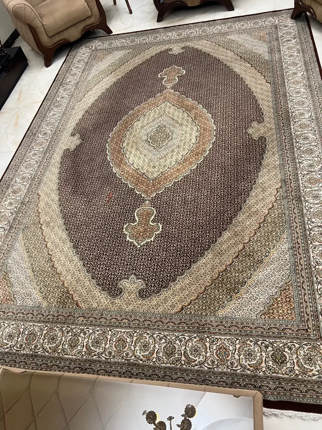 فرش۷۰ رج دستباف بهشتی۲۵۵۰تراکم|فرش|شیراز, شهرک آرین|دیوار