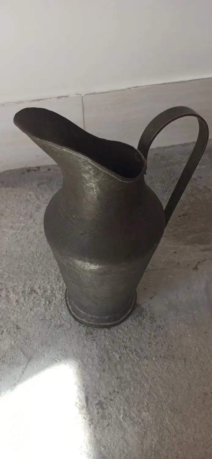 پارچ مس قدیمی|کلکسیون اشیاء عتیقه|لردگان, |دیوار