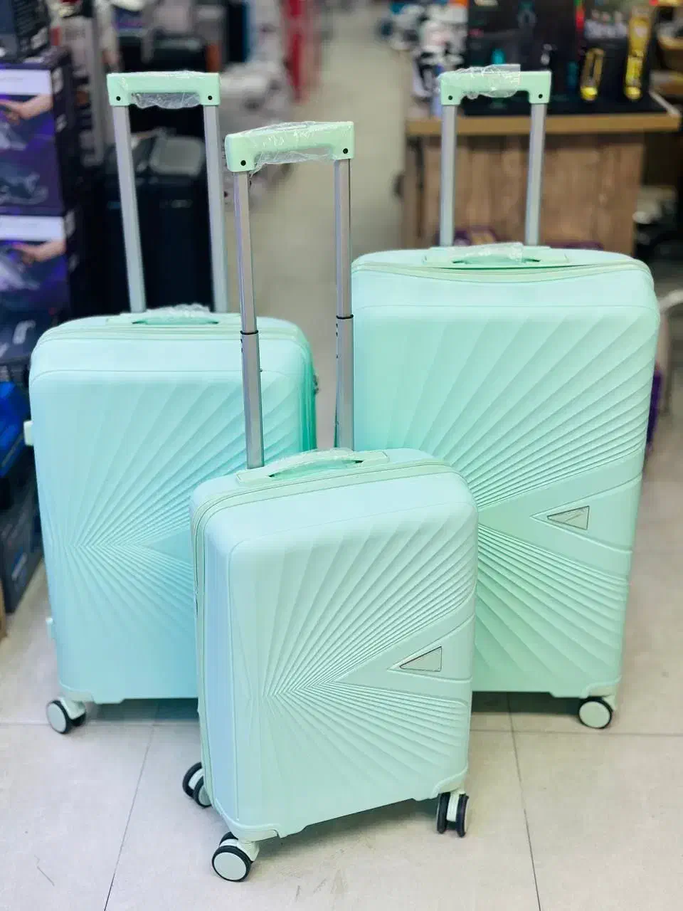 چمدان ۳ تیکه فایبر گلاس|کیف، کفش، کمربند|اهواز, کمپلو جنوبی|دیوار